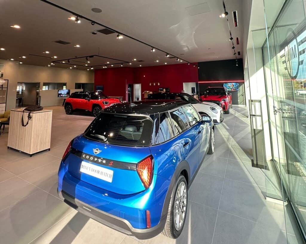 Mini showroom with Gilberts JSL-T diffusers set into the ceiling discreetly .